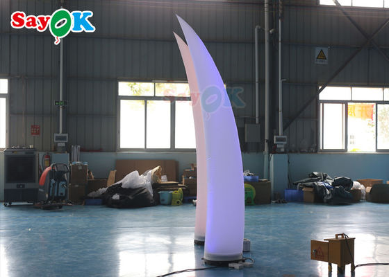 유일한 아이보리는 장식용 점등 튜브와 결혼하는 부풀게할 수 있는 기둥 불을 붙여 이르렀습니다