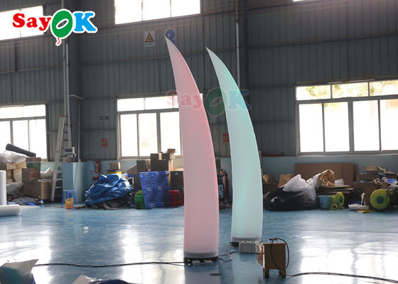 유일한 아이보리는 장식용 점등 튜브와 결혼하는 부풀게할 수 있는 기둥 불을 붙여 이르렀습니다