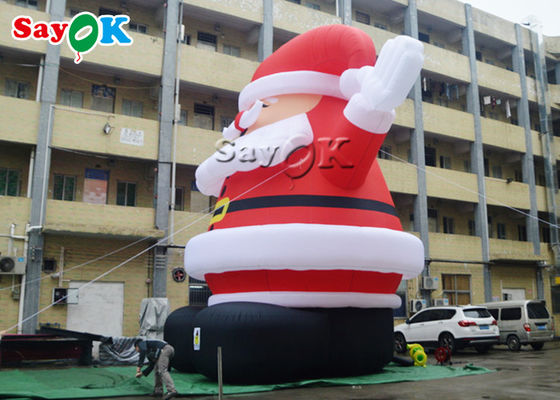 레드햇을 입은 8m 명의 야외 크리스마스 부풀게할 수 있는 산타 클로스