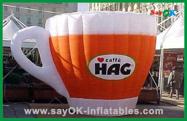 홍보 활동 야외 광고 붓는 커피 컵 판매