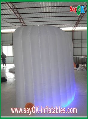 아이들은 UL 송풍기 로고 프린팅과 부스 210 옥스퍼드 직물 부풀게할 수 있는 포토부스를 사진을 찍습니다