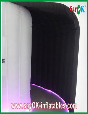 아이들은 UL 송풍기 로고 프린팅과 부스 210 옥스퍼드 직물 부풀게할 수 있는 포토부스를 사진을 찍습니다